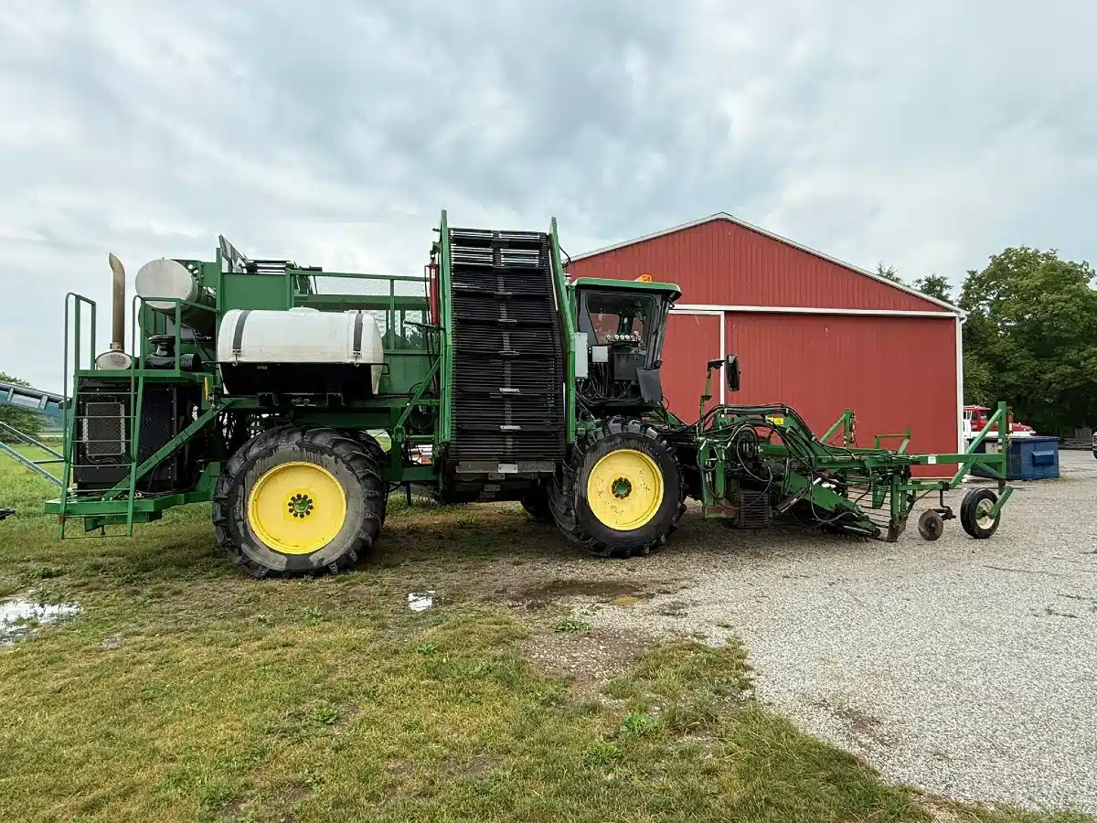 Gallery image 2 for Unspecified SOLD! Cucumber Harvester Vegetable Harvester