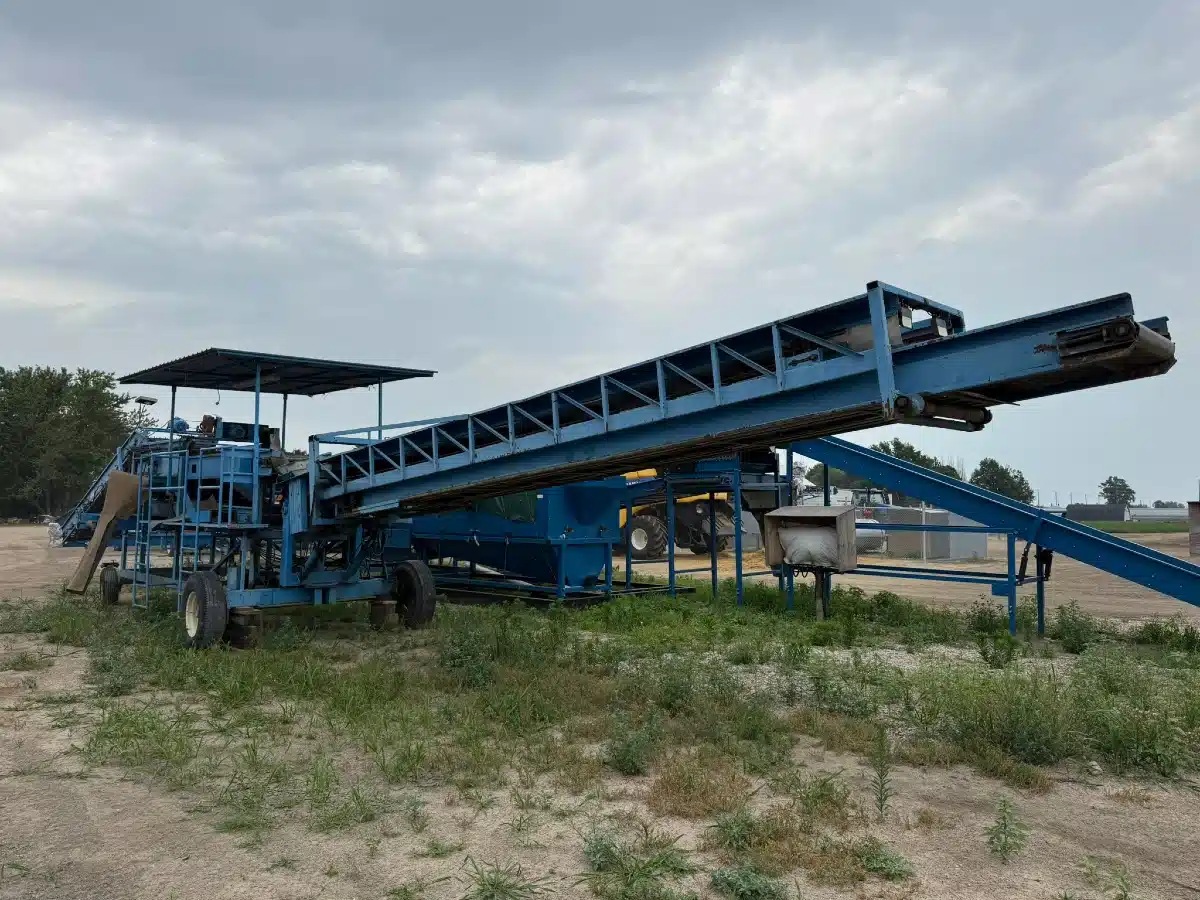 Gallery image 1 for Alliston Machinery Bin Piler Grading Station Potato Equipment