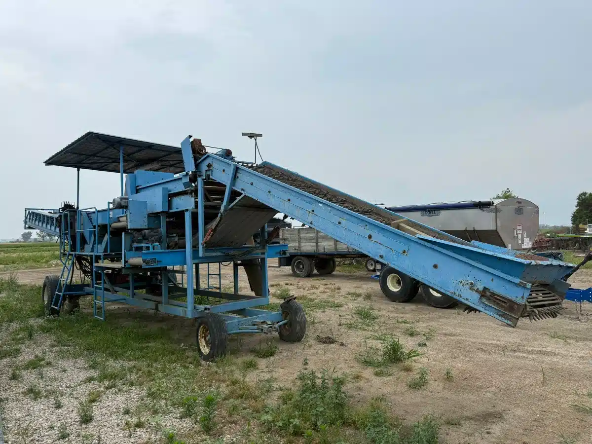 Gallery image 2 for Alliston Machinery Bin Piler Grading Station Potato Equipment