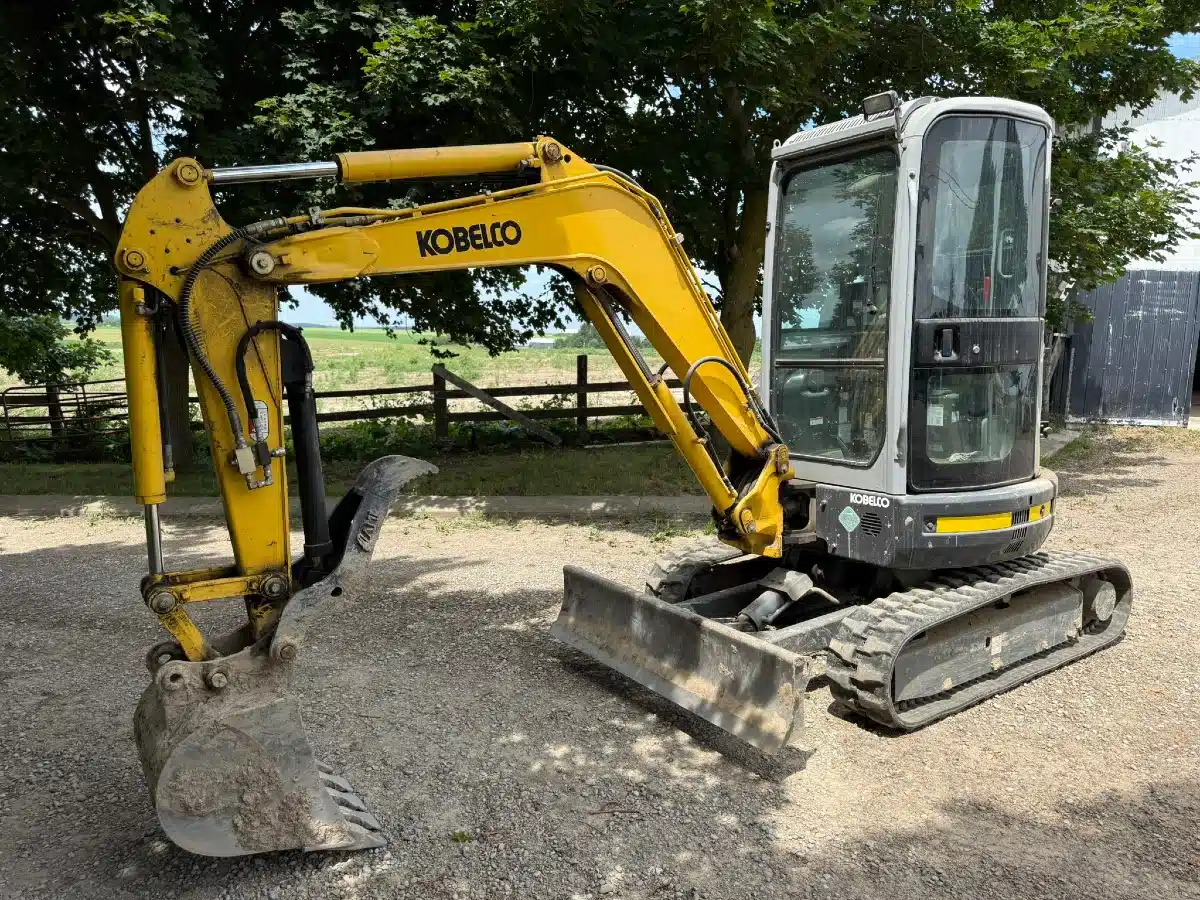 Gallery image 1 for Used Kobelco SK30SR-3 Excavator