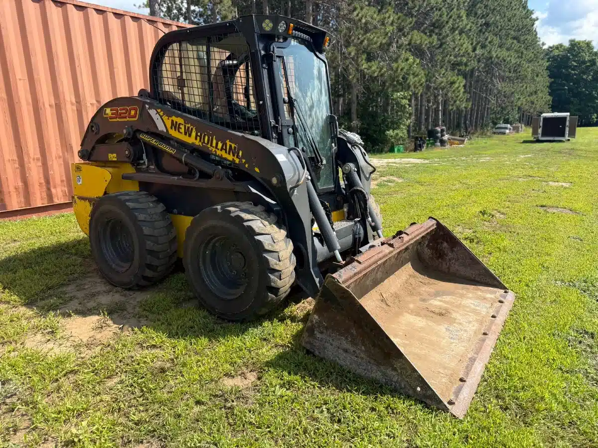Gallery image 2 for 2020 New Holland L320 Skid Steer