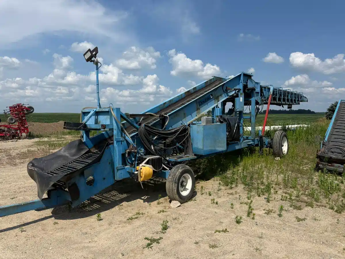 Gallery image 1 for Used Unspecified Haines Bin Piler Potato Equipment