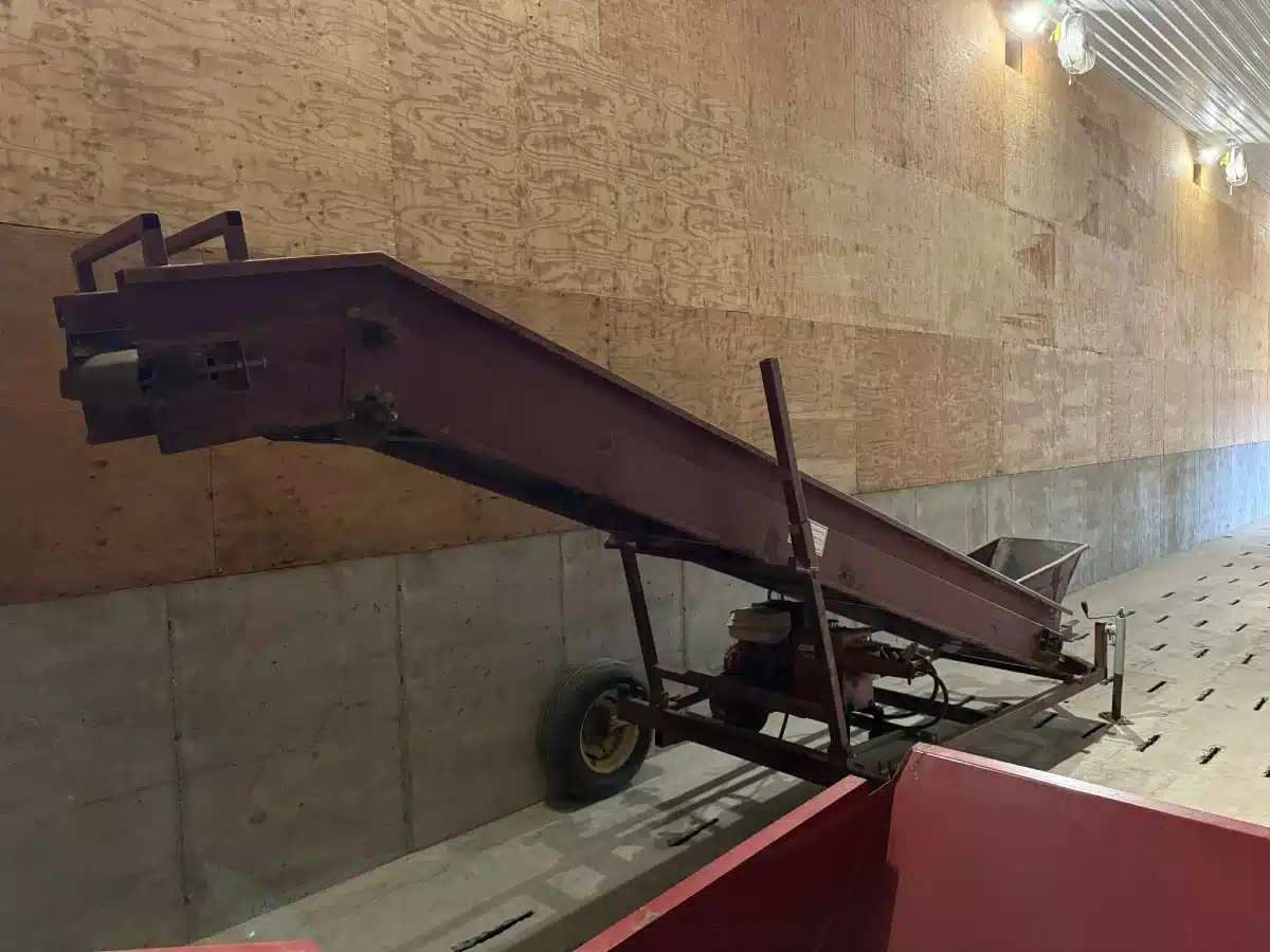 Gallery image 2 for Used Alliston Machinery MOBILE ELEVATOR Potato Equipment