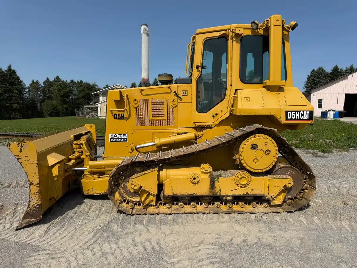Gallery image 2 for Used 1988 Caterpillar D5H Dozer