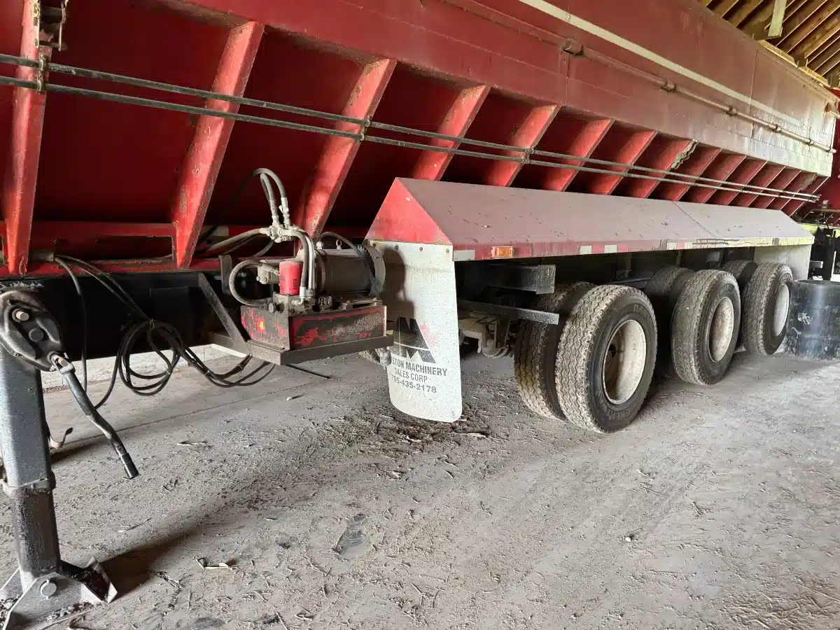 Gallery image 2 for Used 2010 Alliston Machinery 40' Produce Bulk Box Tri-Axle Trailer