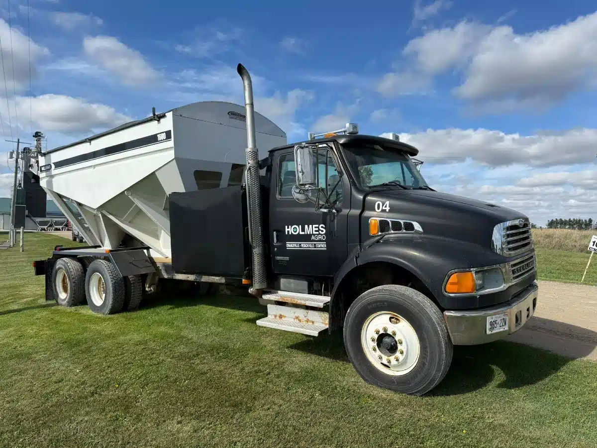 Used 2003 Sterling 16 Ton Willmar Truck - Tender