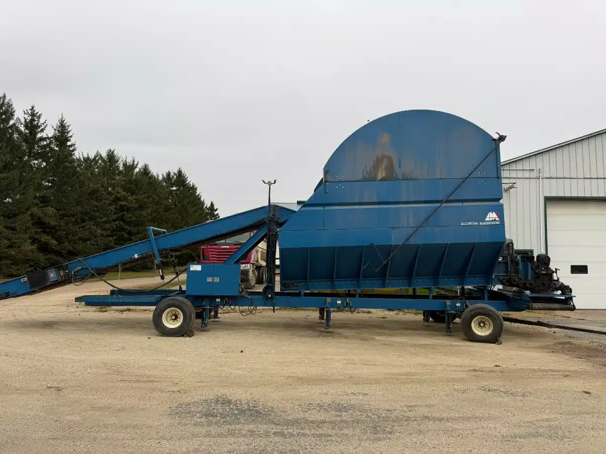 Gallery image 2 for Alliston Machinery 400 CWT Even Flow Potato Equipment