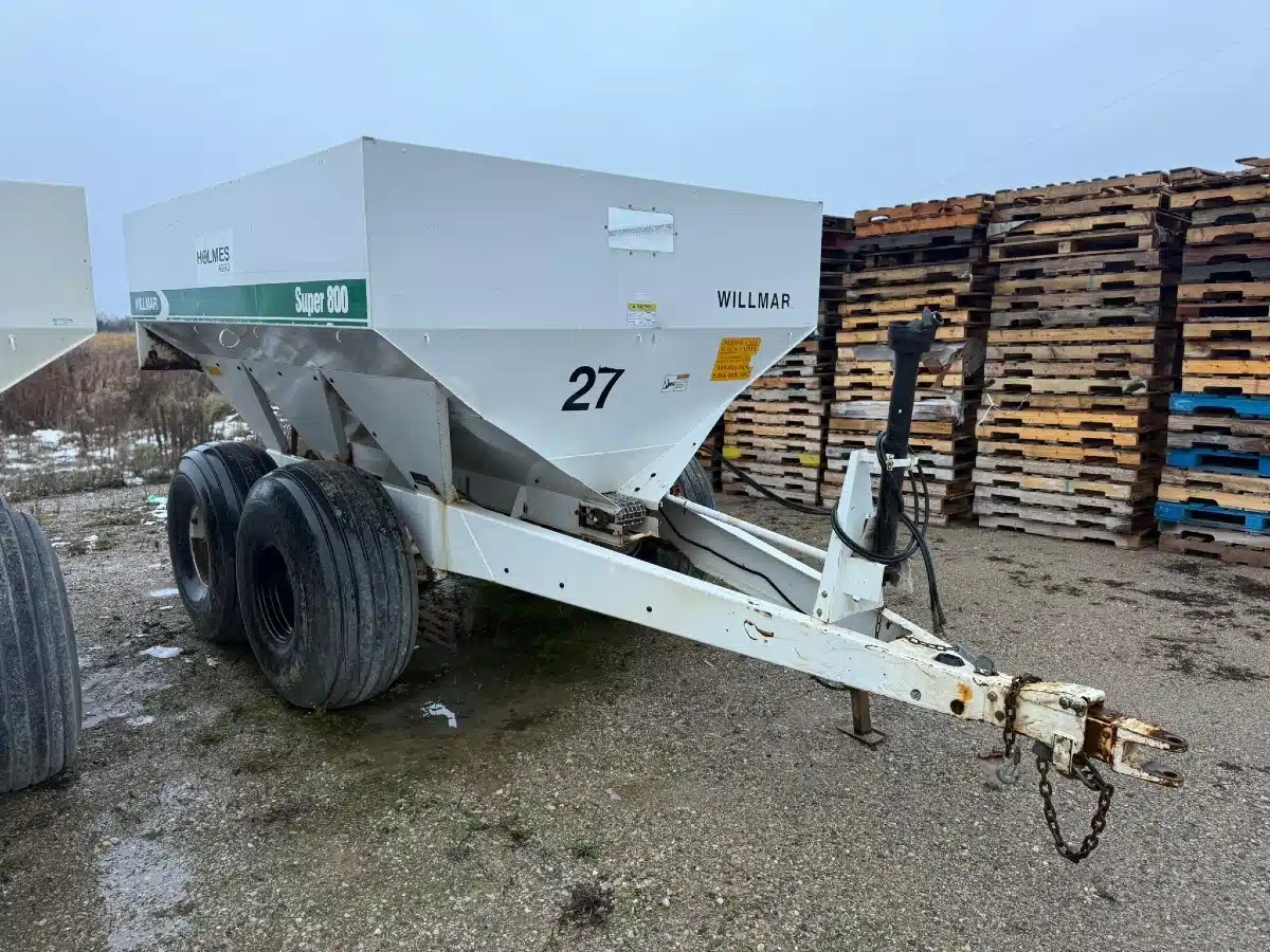 Gallery image 2 for Used Willmar SUPER 800 Spreader - Fertilizer