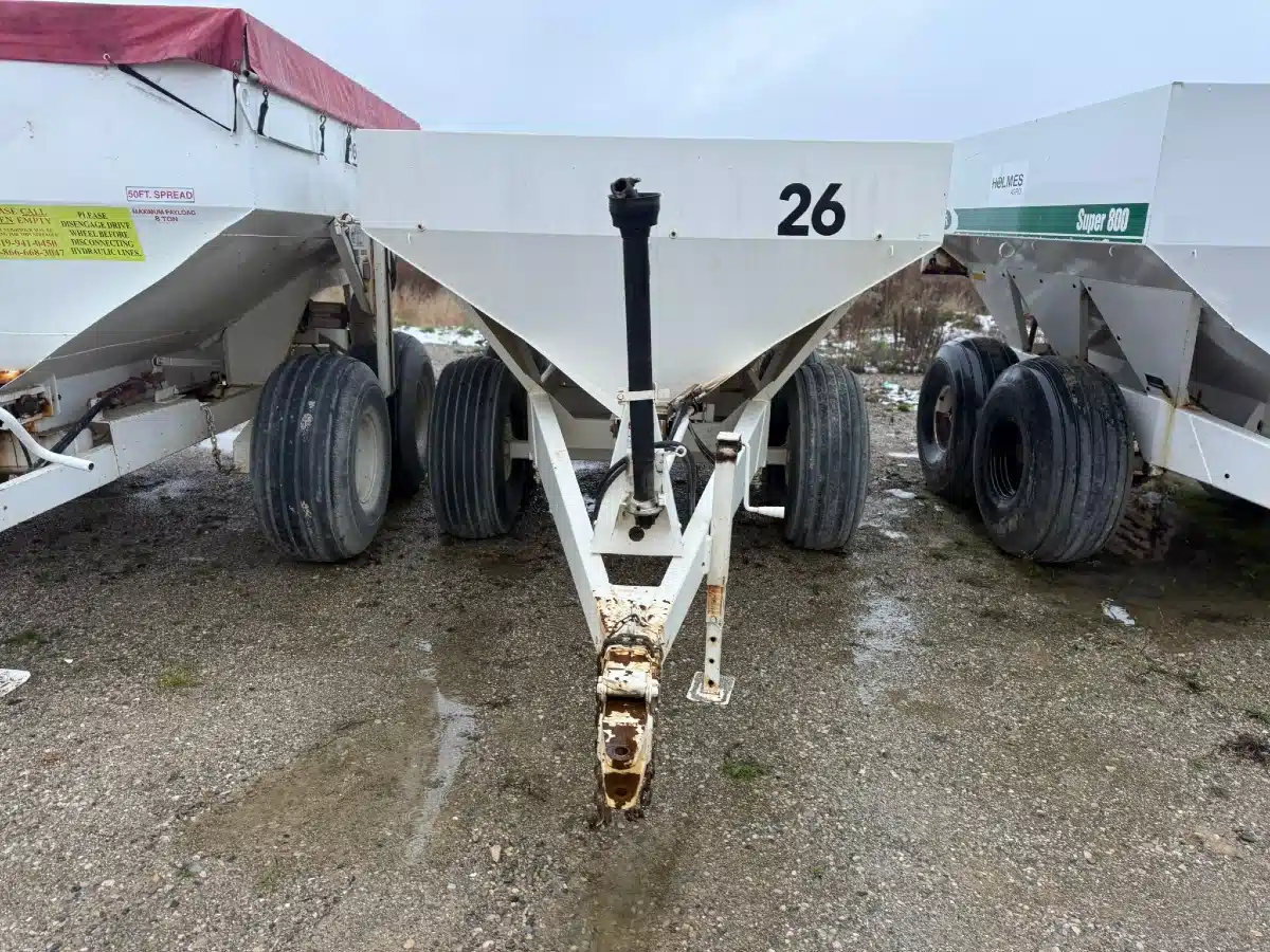 Gallery image 2 for Willmar SUPER 600 Spreader - Fertilizer
