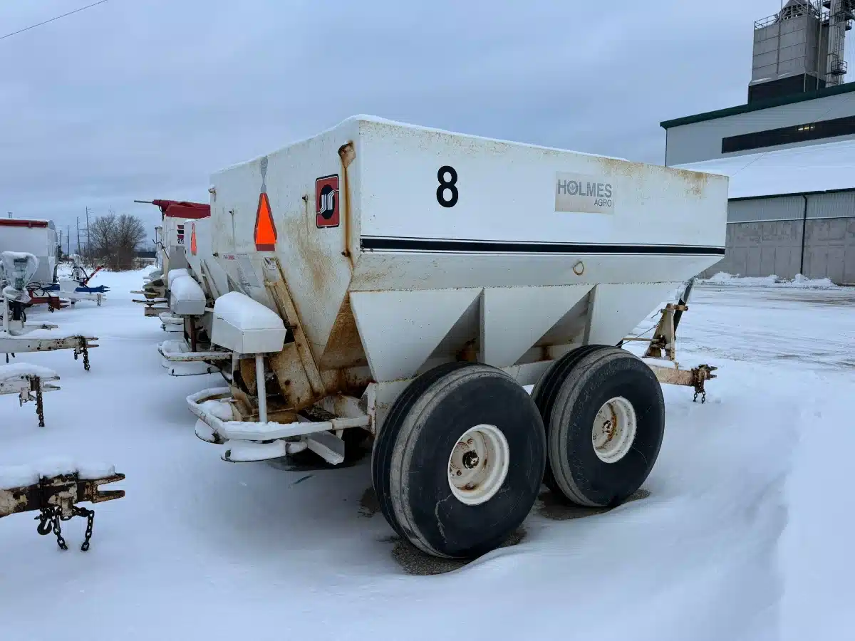 Gallery image 2 for Willmar SUPER 800 Spreader - Fertilizer