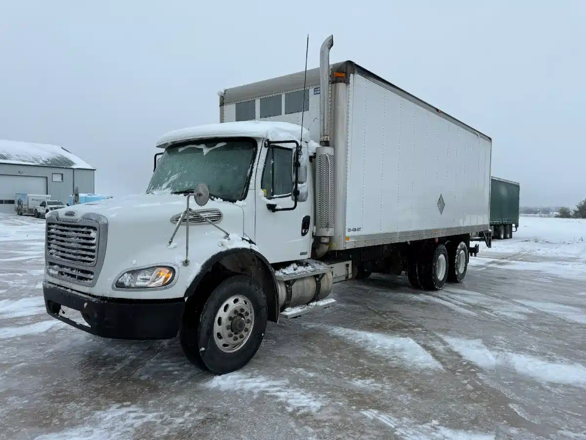 2007 Freightliner BUSINESS CLASS M2 112 Truck - Tow