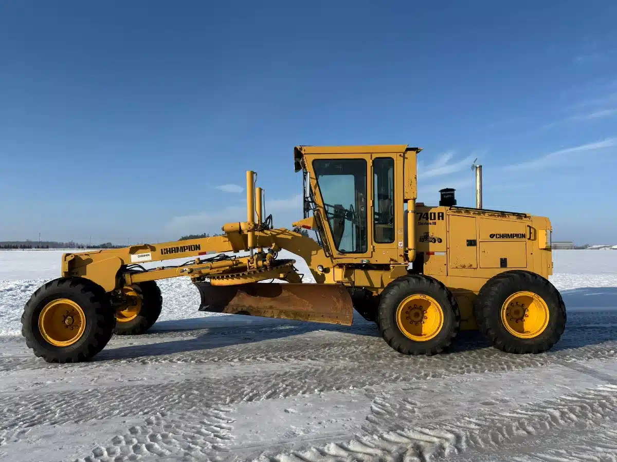 Gallery image 2 for Champion 740A Series 3 Grader