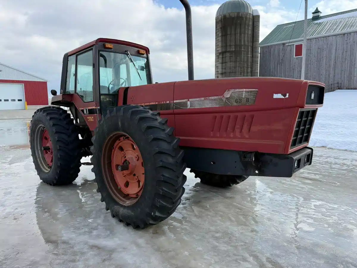 Gallery image 2 for 1981 International Harvester 6388 Tractor