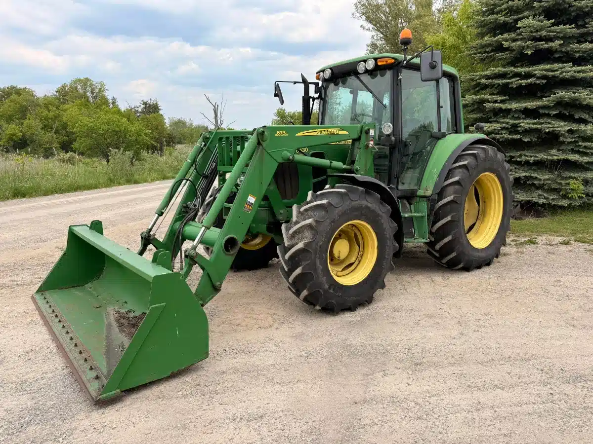 Photo de la Galerie 1 pour 2010 John Deere 6430 PREMIUM Tracteur