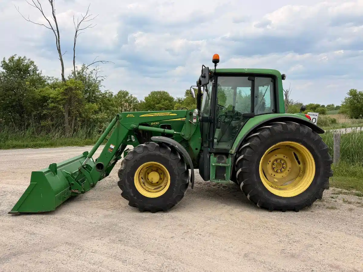 Photo de la Galerie 2 pour 2010 John Deere 6430 PREMIUM Tracteur