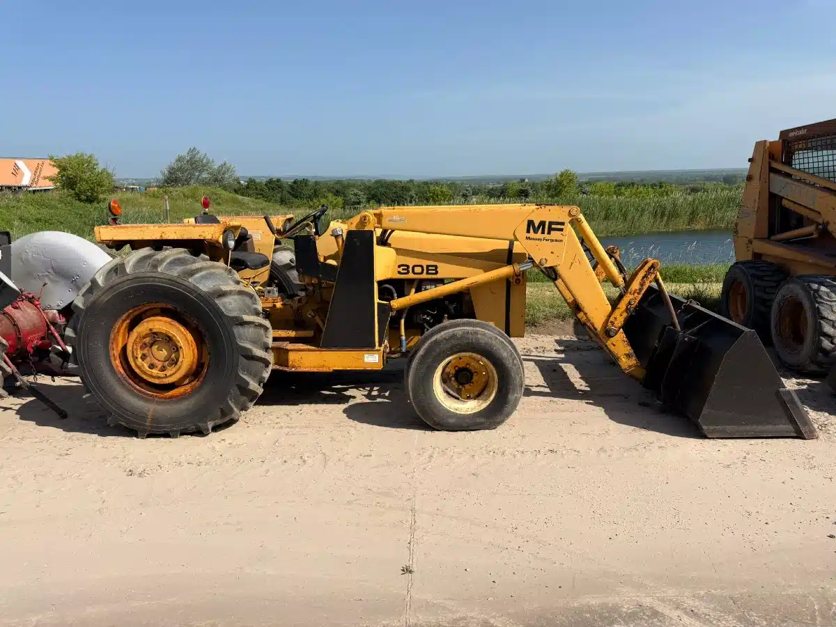 Gallery image 2 for 1980 Massey Ferguson 30B Tractor Loader