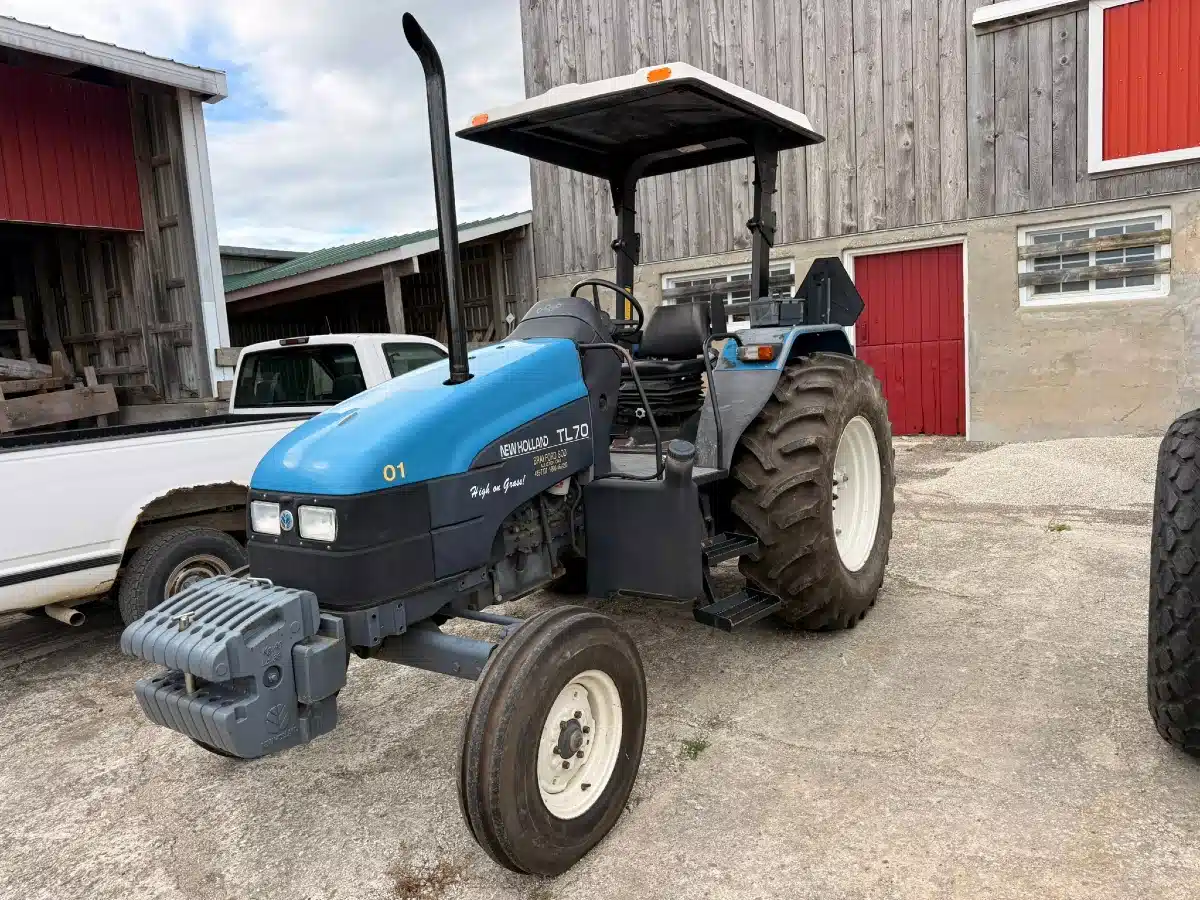 Photo de la Galerie 1 pour 1999 New Holland TL70 Tracteur