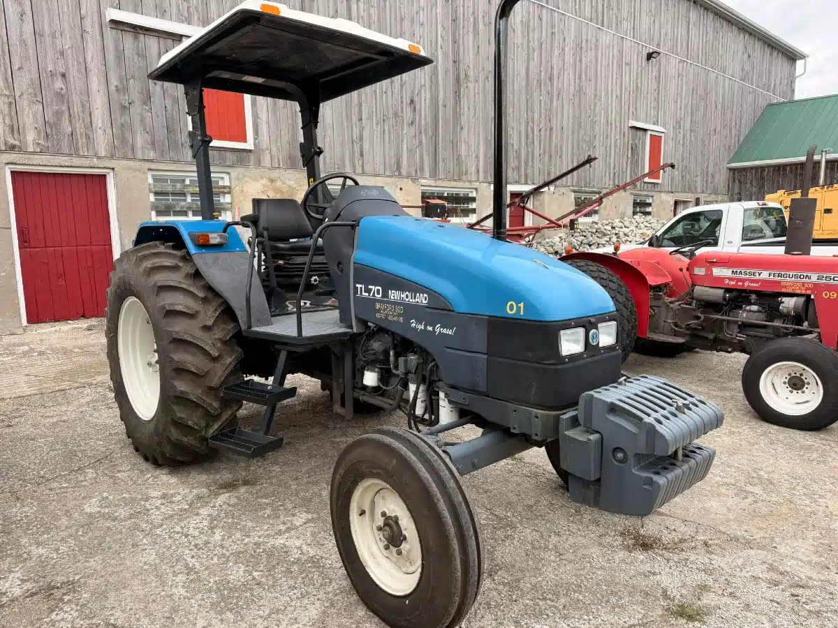 Photo de la Galerie 2 pour 1999 New Holland TL70 Tracteur