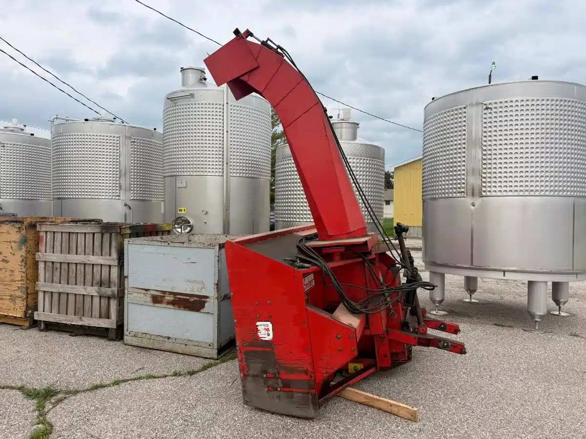Photo de la Galerie 2 pour McKee Sno-Loader 108" Souffleur à neige