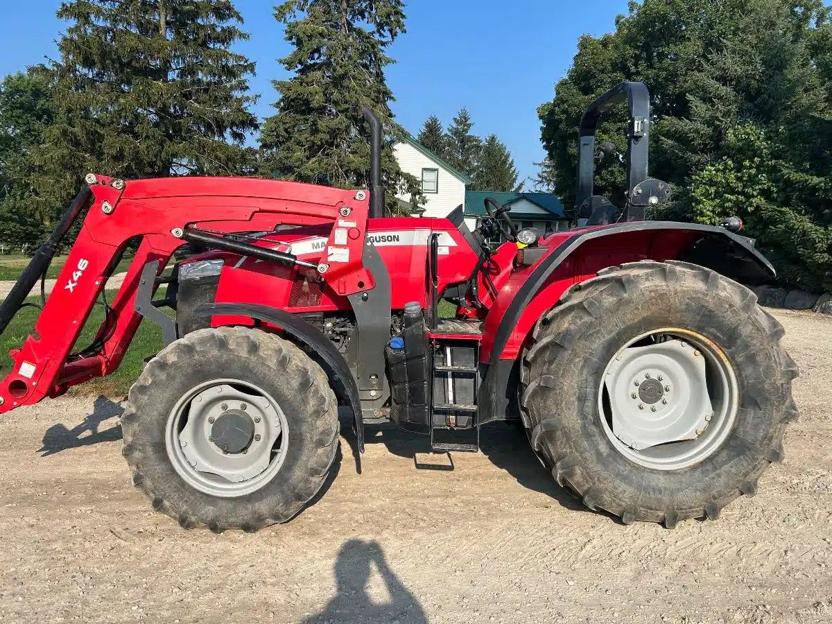 Gallery image 2 for Used Massey Ferguson 5711 Tractor