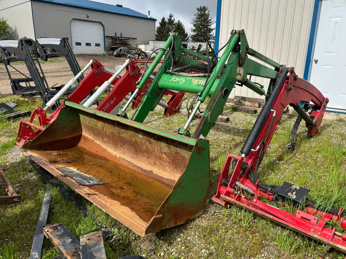 Gallery image 1 for Used John Deere 640 Front End Loader
