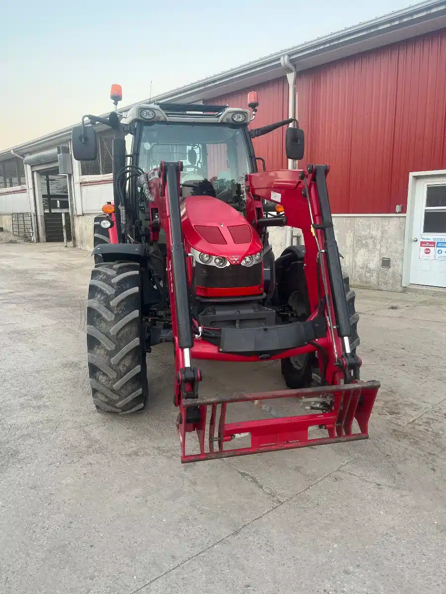 Gallery image 2 for Used 2015 Massey Ferguson 5612 Tractor