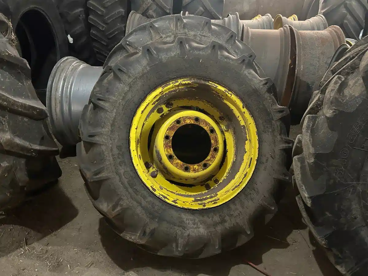 Gallery image 1 for Used Alliance 12.4x24 Rims