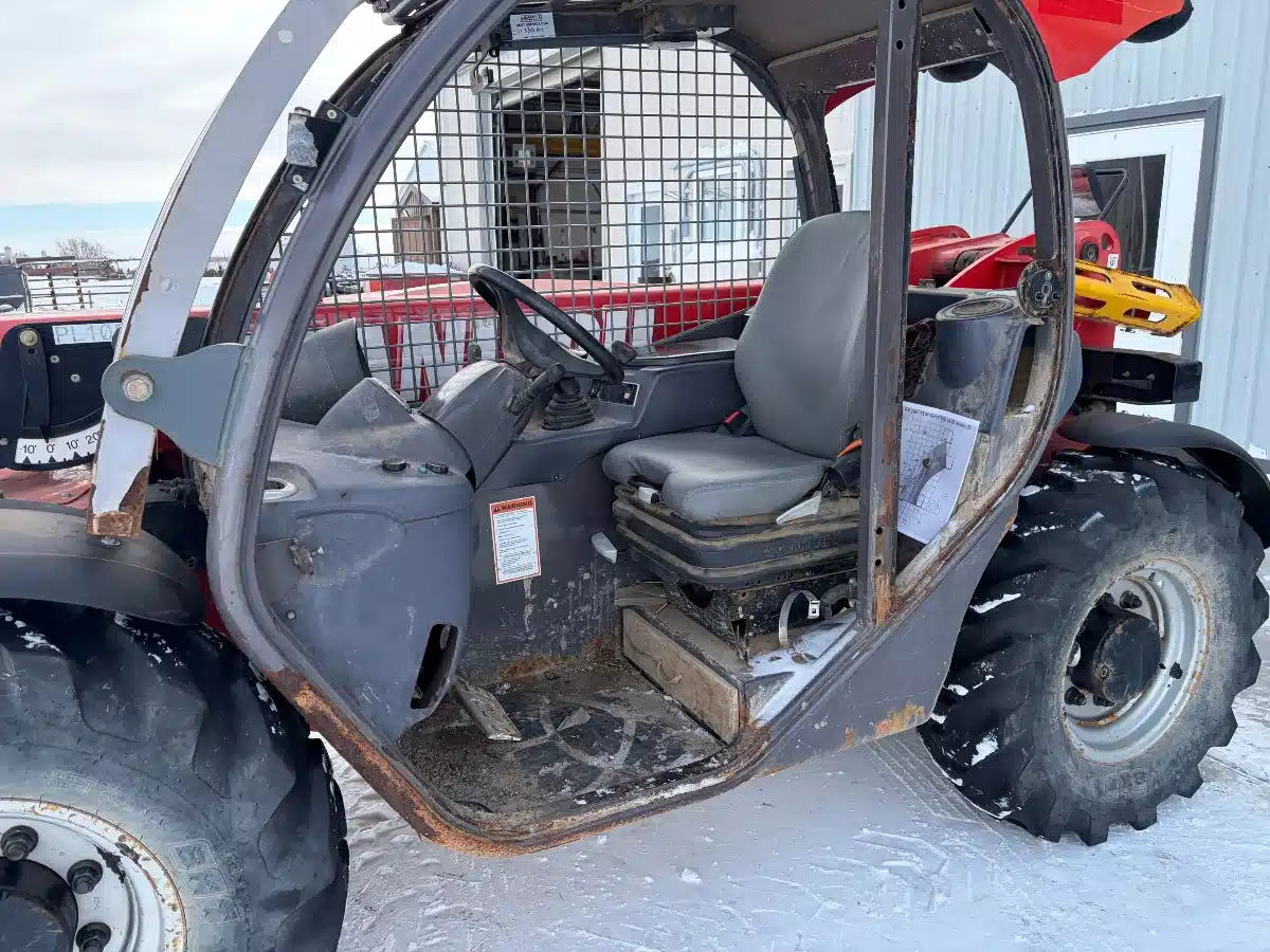 Gallery image 2 for Manitou MLT 625 TeleHandler