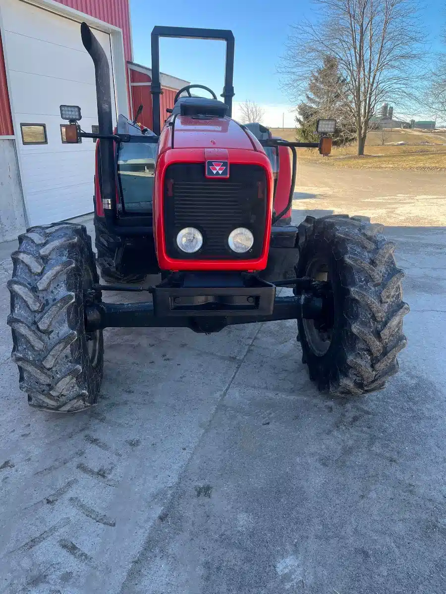 Gallery image 2 for 2005 Massey Ferguson 5460 Tractor