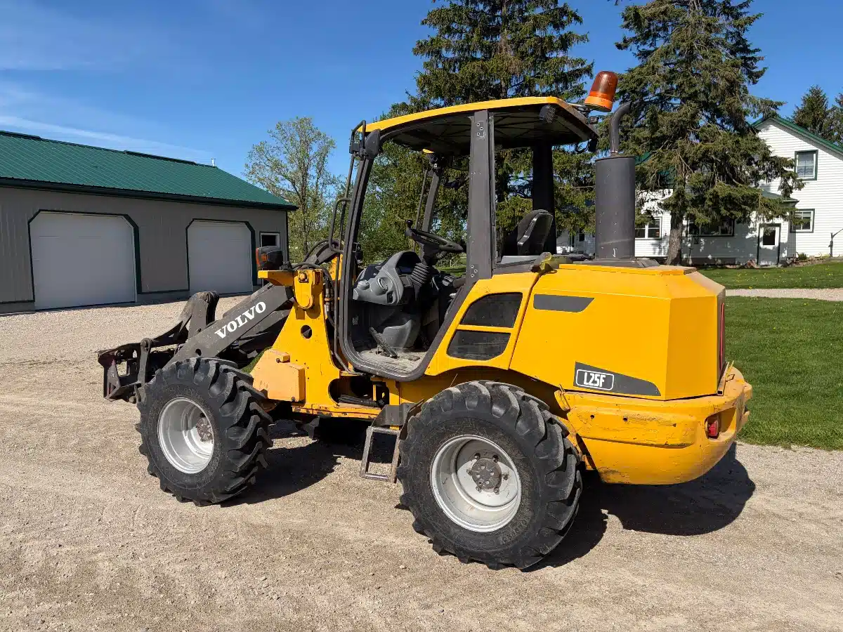 Photo de la Galerie 2 pour 2015 Volvo L25F Chargeur sur roues