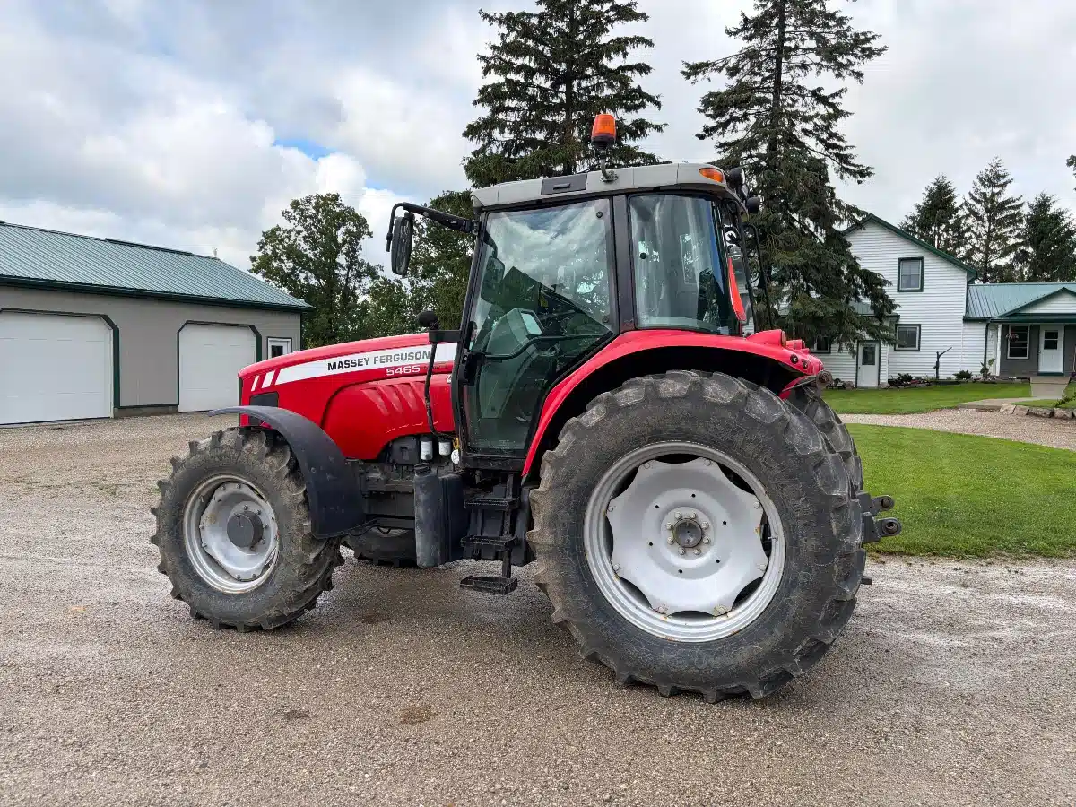 Photo de la Galerie 2 pour 2011 Massey Ferguson 5465 Tracteur
