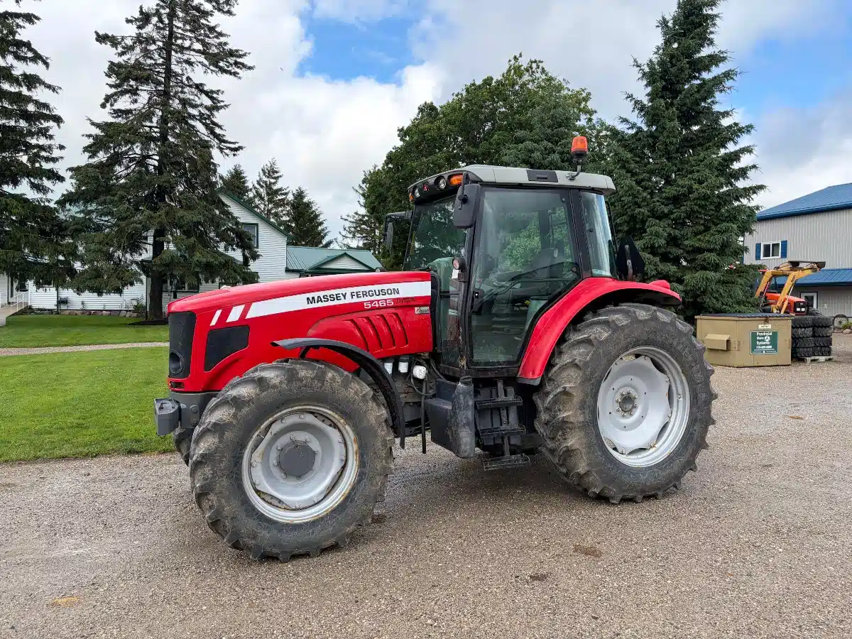 Photo de la Galerie 1 pour 2011 Massey Ferguson 5465 Tracteur