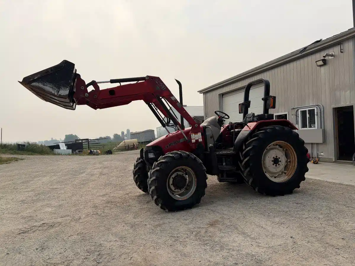Gallery image 1 for Case IH JX1090U Tractor