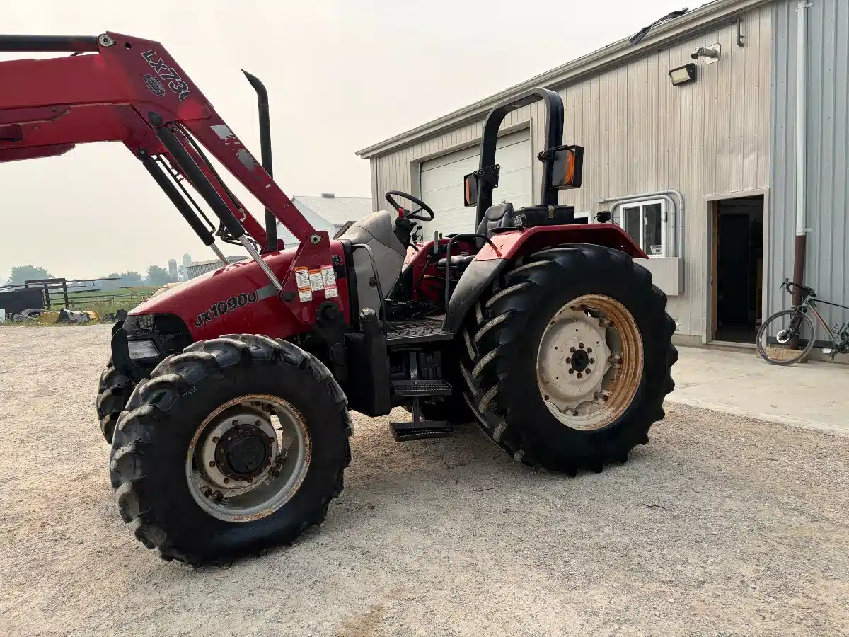 Gallery image 2 for Case IH JX1090U Tractor