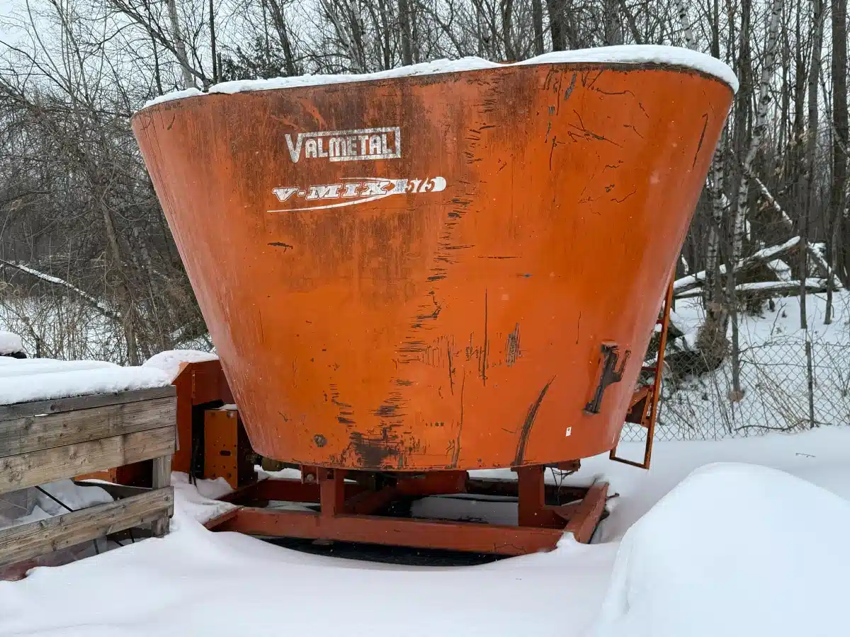 Used Valmetal V-MIX 575 TMR Mixer