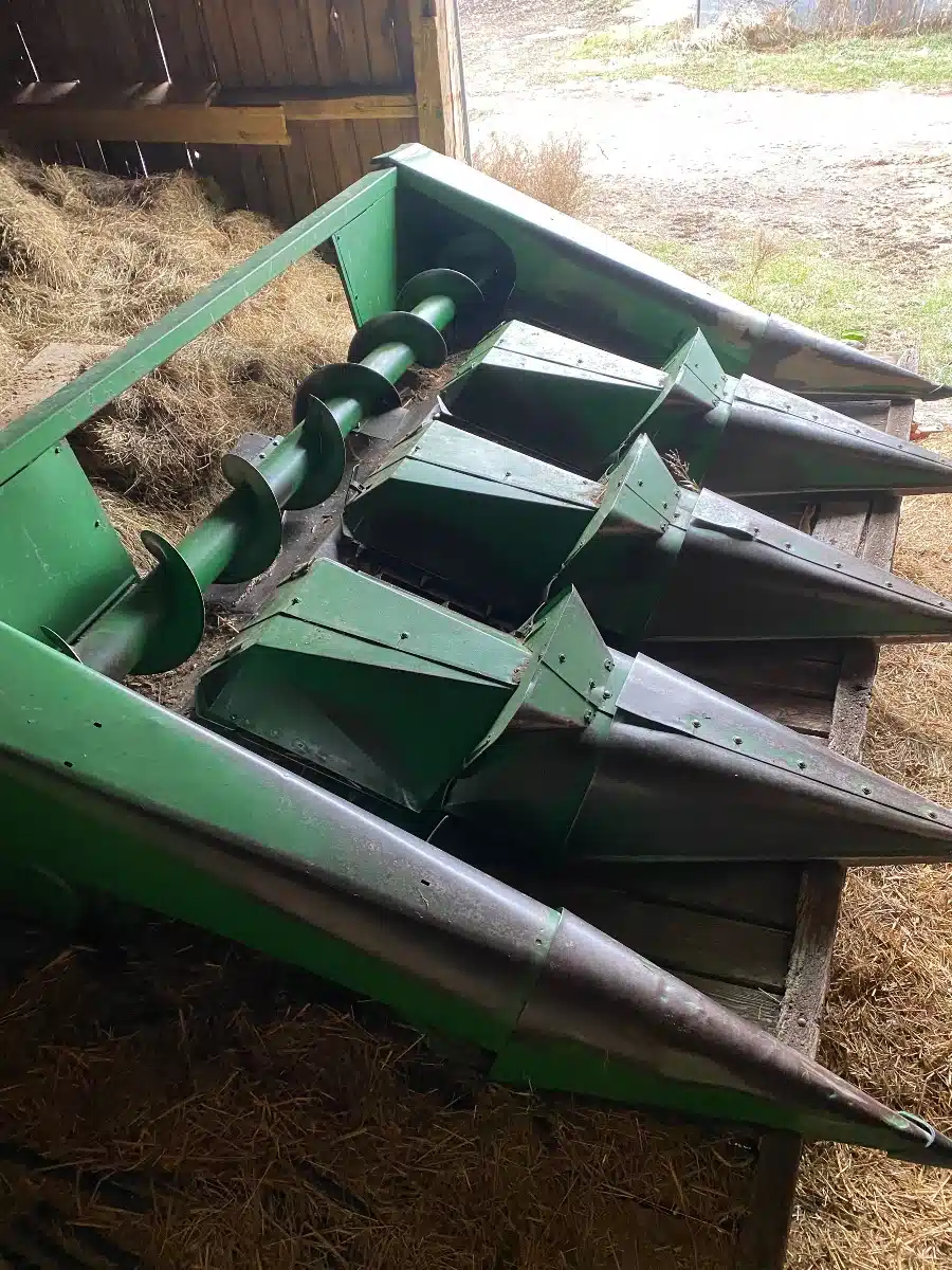 Gallery image 1 for Used 1994 John Deere 444 Header Combine
