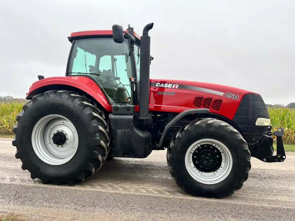 Used 2010 Case IH MAGNUM 250 Tractor
