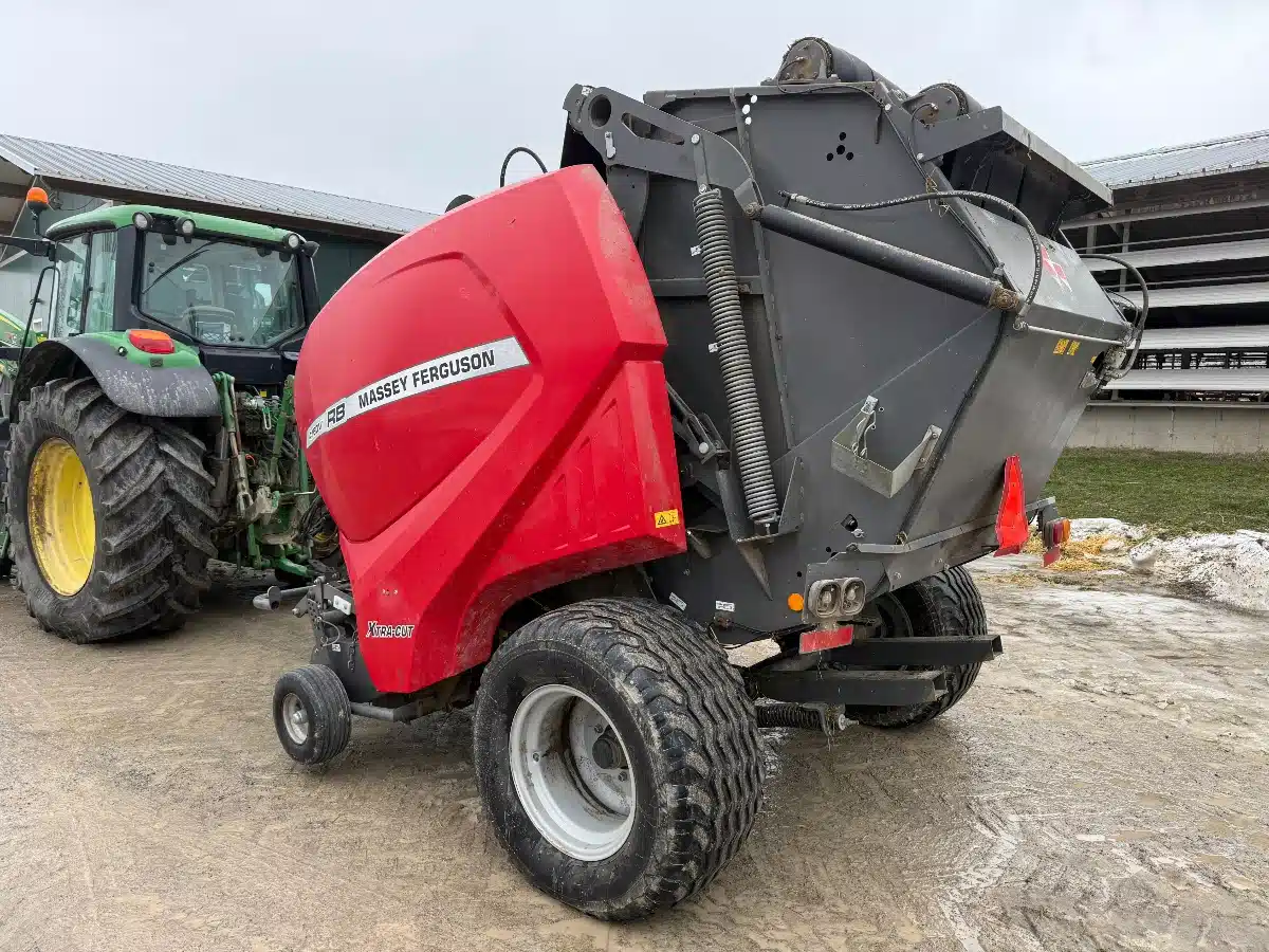 Gallery image 2 for 2018 Massey Ferguson 4160V Round Baler