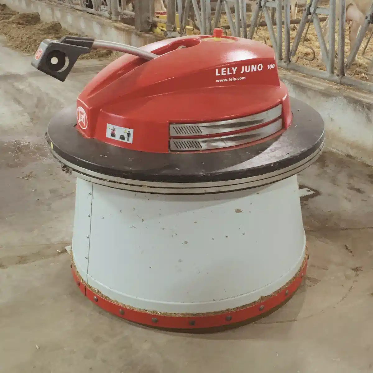 Used 2017 Lely Juno 100 Feed Pusher