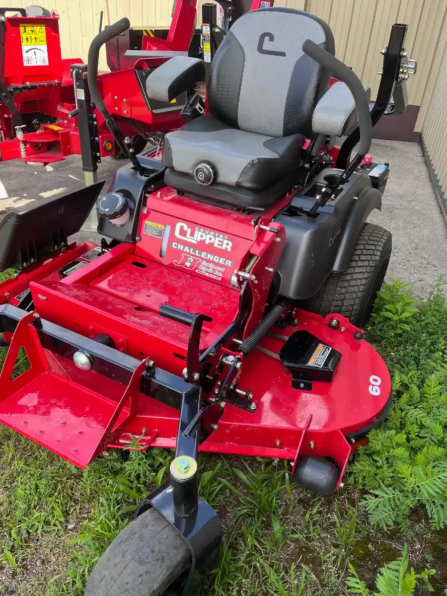 Gallery image 2 for New Country Clipper Challenger Mower - Zero Turn