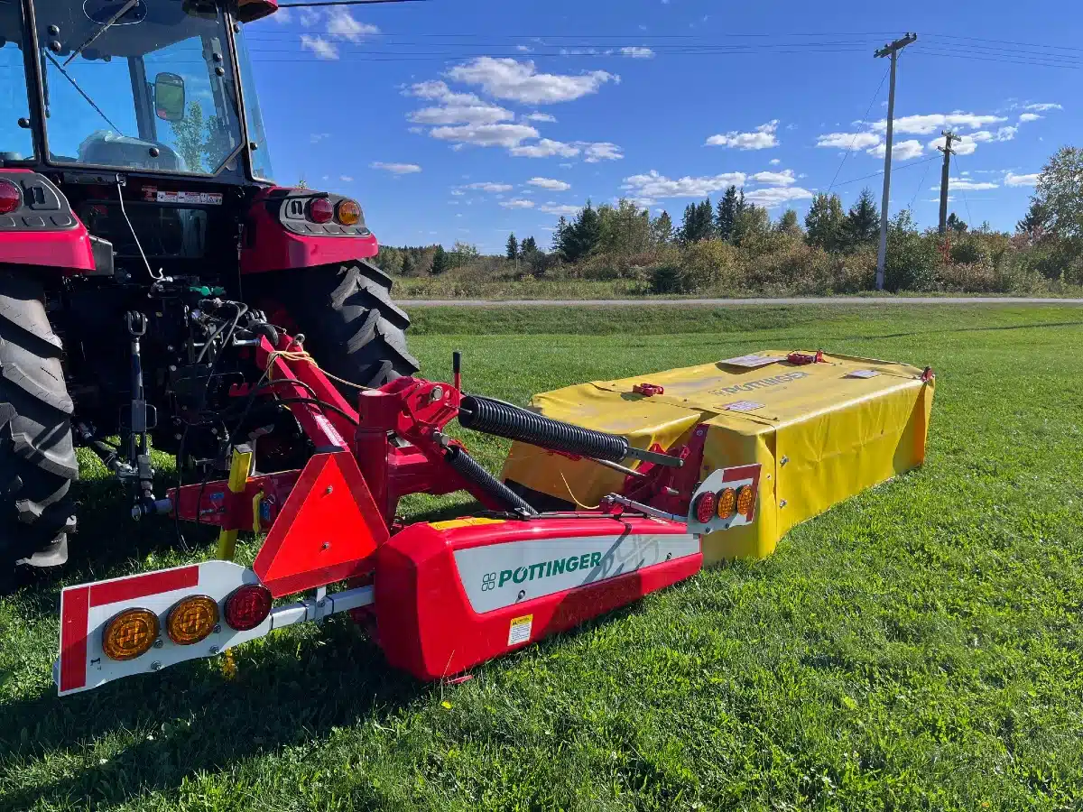 Gallery image 1 for New 2025 Pottinger NOVADISC 262 Disc Mower