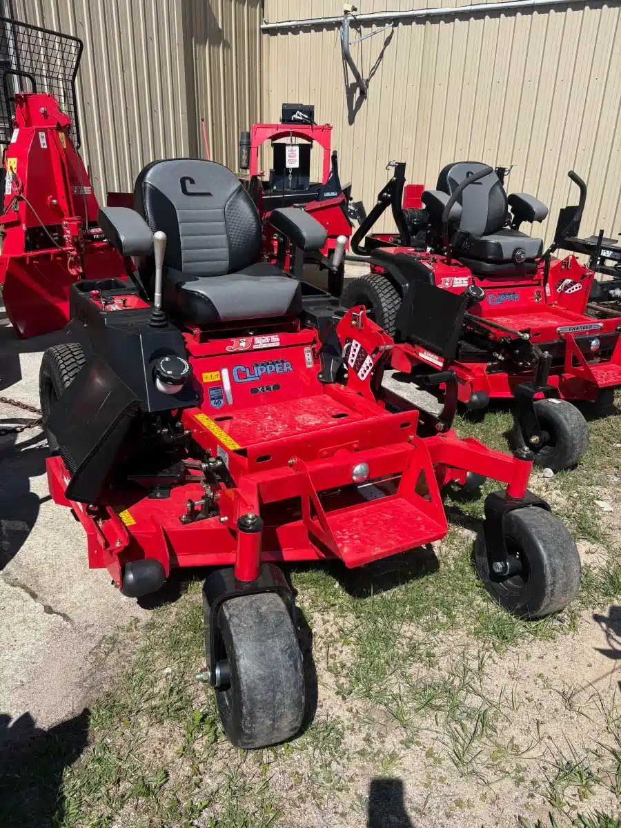 New 2025 Country Clipper XLT 60 Mower - Zero Turn