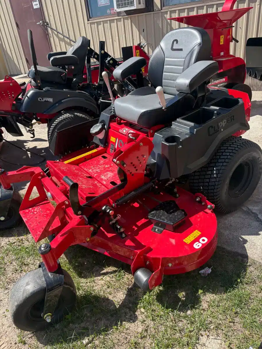 Gallery image 2 for New 2025 Country Clipper XLT 60 Mower - Zero Turn