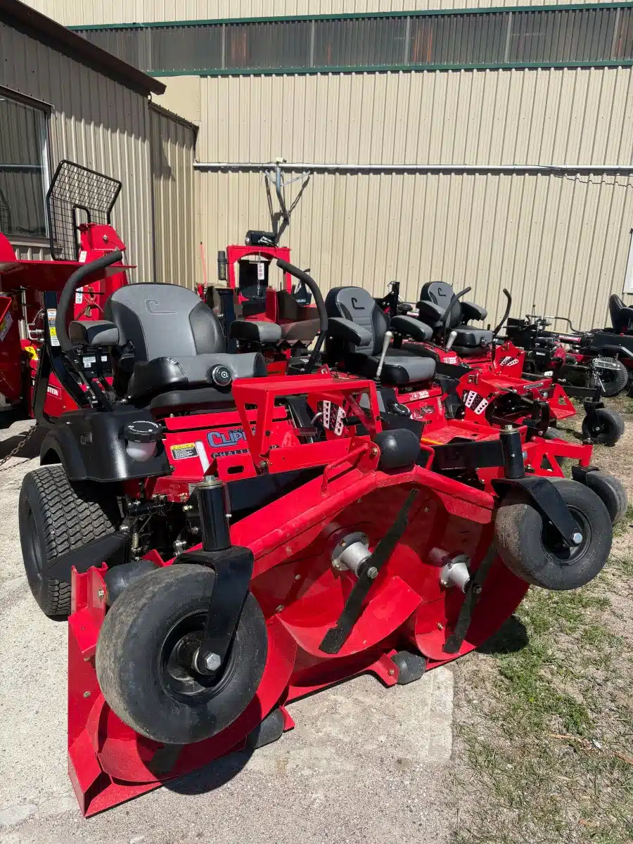 New 2025 Country Clipper Challenger Mower - Zero Turn