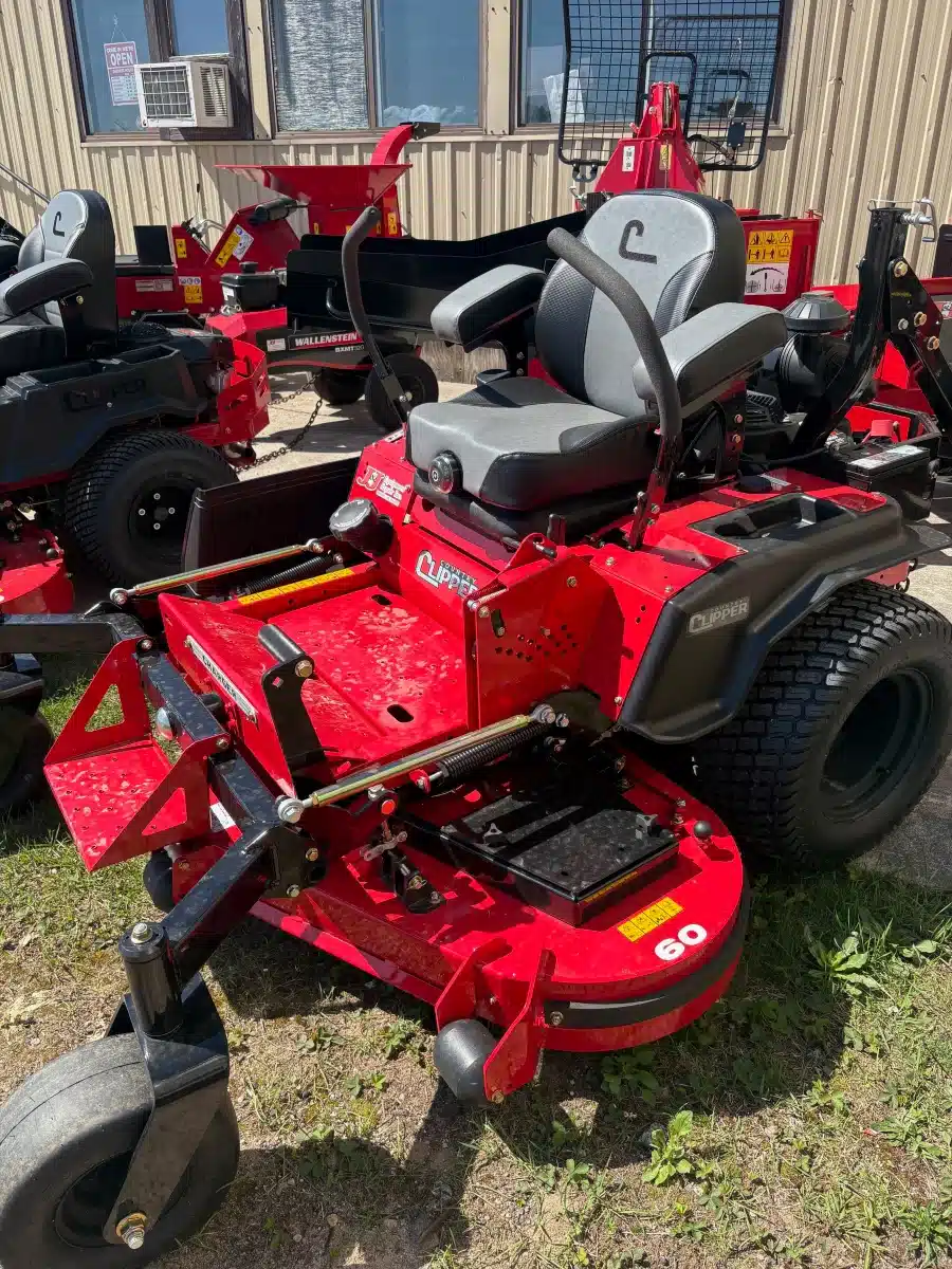 Gallery image 2 for New 2025 Country Clipper Charger Mower - Zero Turn