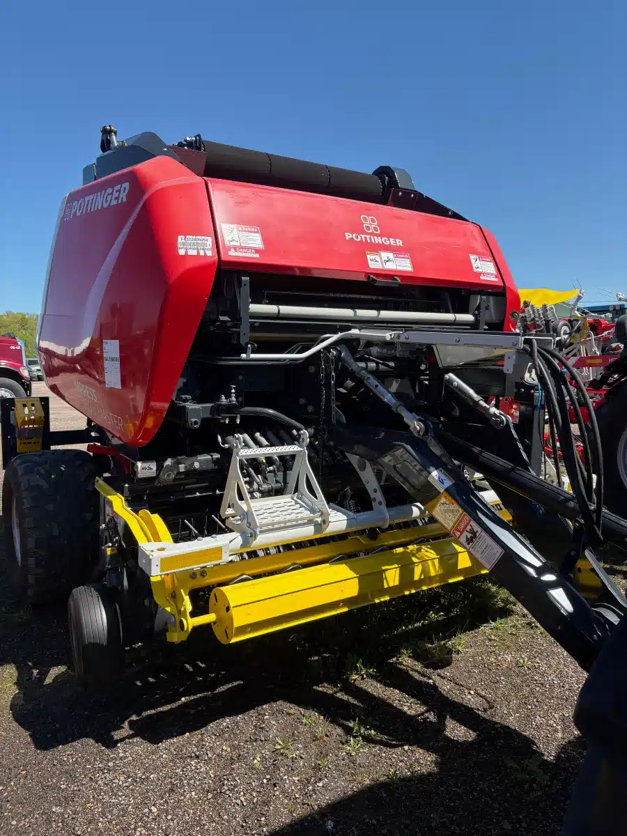 Gallery image 2 for New 2025 Pottinger Impress 3160 V Master Round Baler