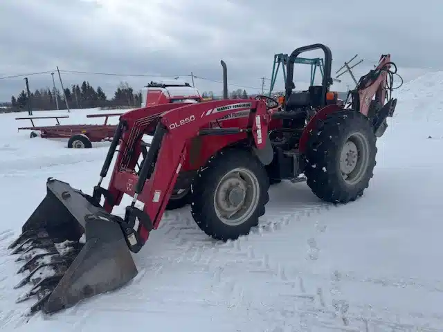 Photo de la Galerie 1 pour Massey Ferguson 3625 Tracteur