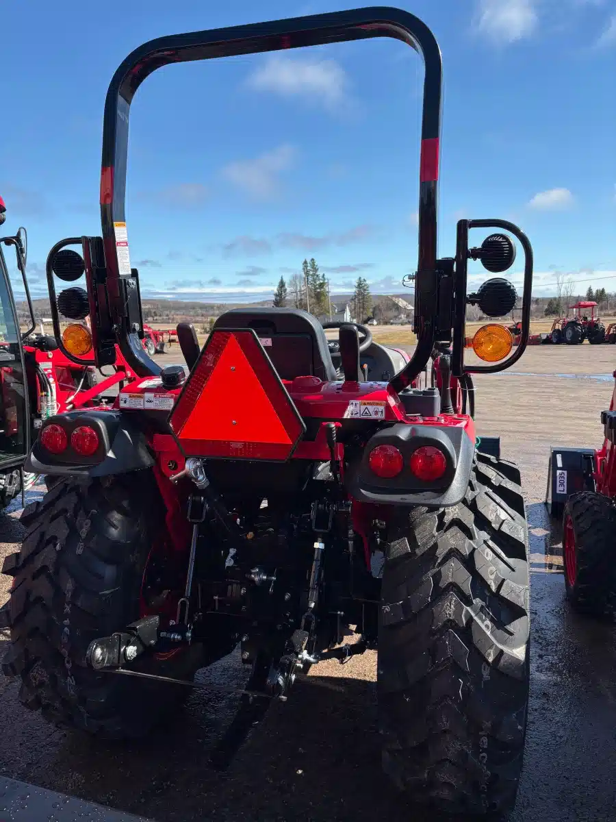 Photo de la Galerie 2 pour 2026 TYM T474HST Tracteur