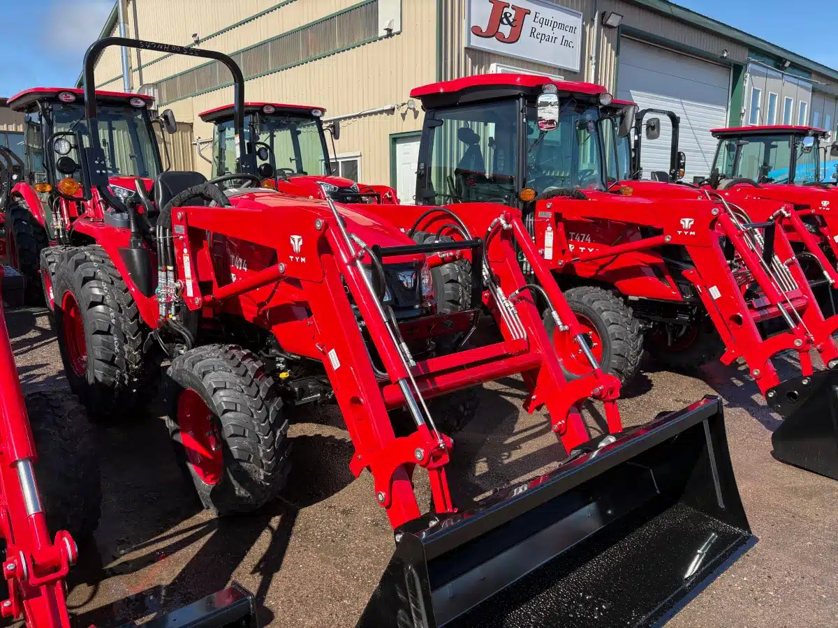 Photo de la Galerie 1 pour 2026 TYM T474HST Tracteur