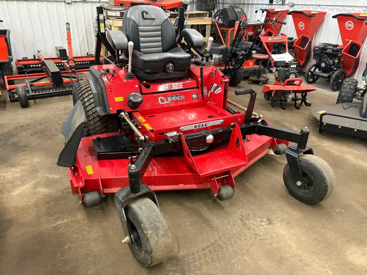 Gallery image 1 for 2026 Country Clipper Boss XL Mower - Zero Turn